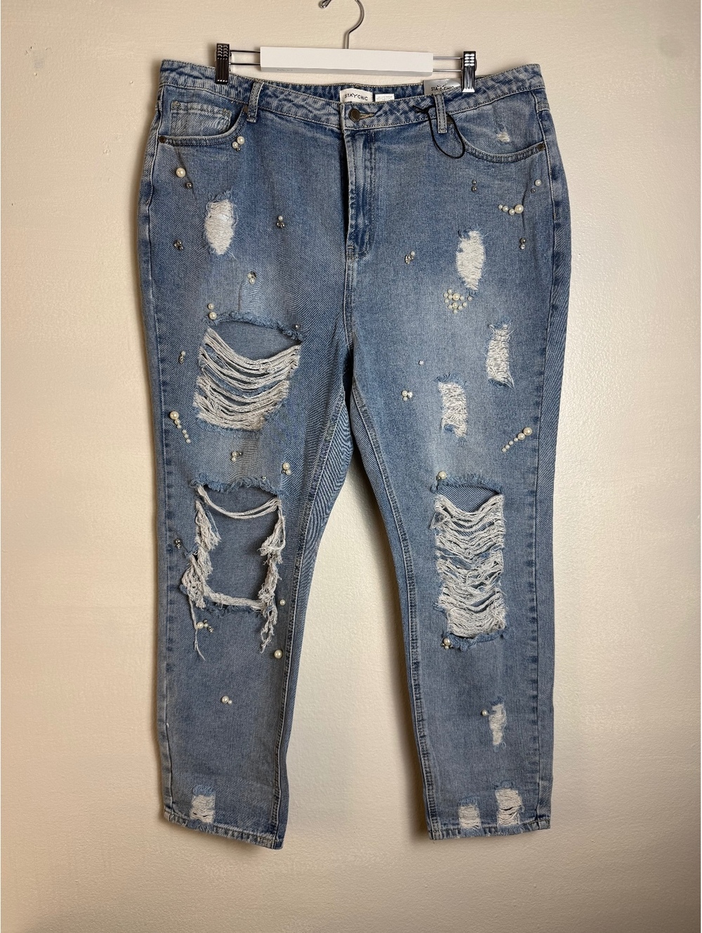 Stay Chic 1X Fits XXL Distressed Pearl Rhinestone Light Wash Jeans